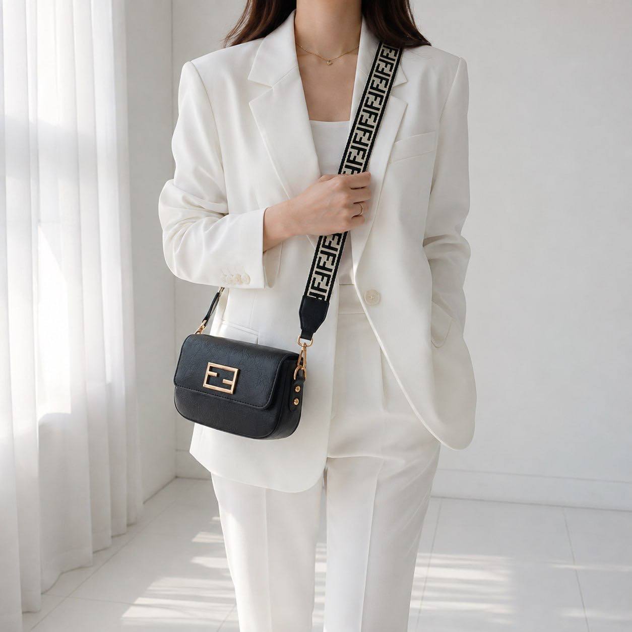 کیف پاسپورتی FENDI