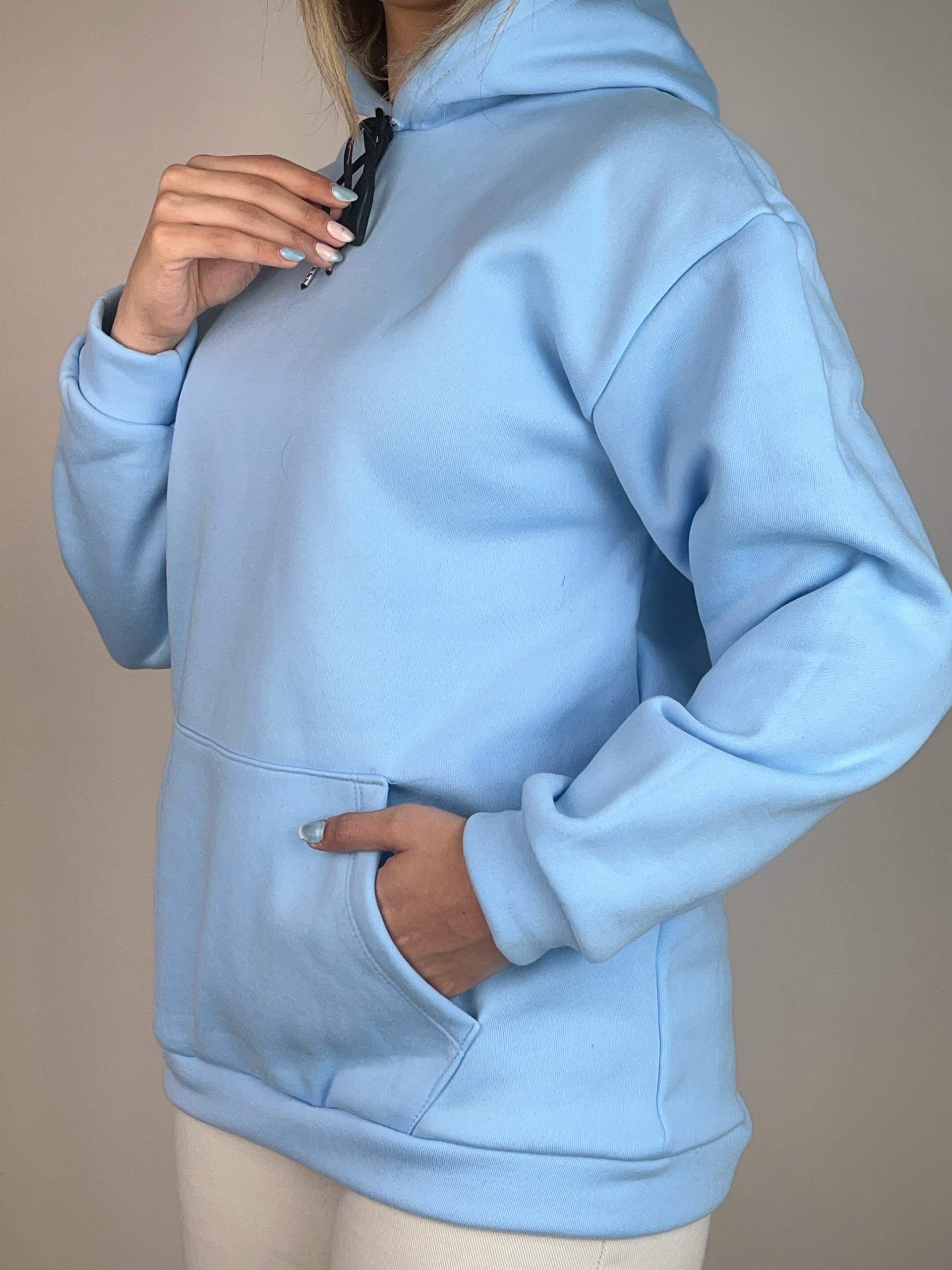 هودی کلاه دار